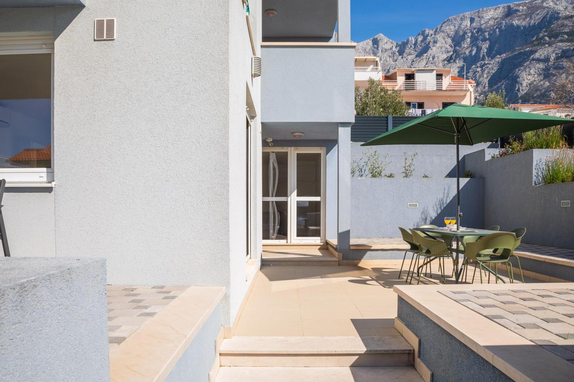 Lasta - Private Parking X2 * Makarska